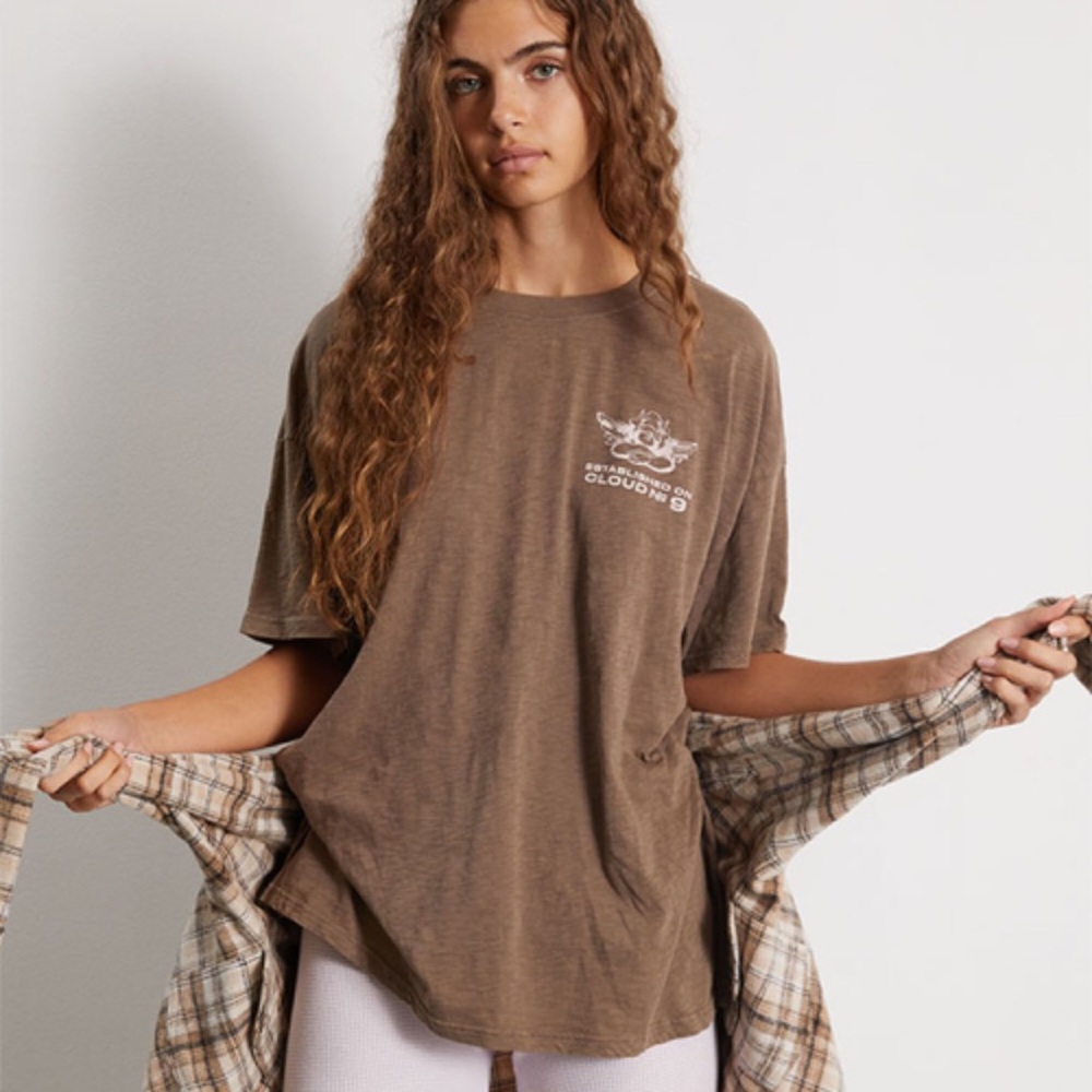 COPY - Boys Lie Cloud No. 9
V2 Boyfriend T-Shirt
